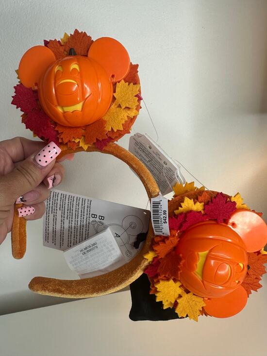 Disney Accessories - 2026 Disney Parks Halloween
Mickey Mouse Wreath
Pumpkin Ear Ears Headband